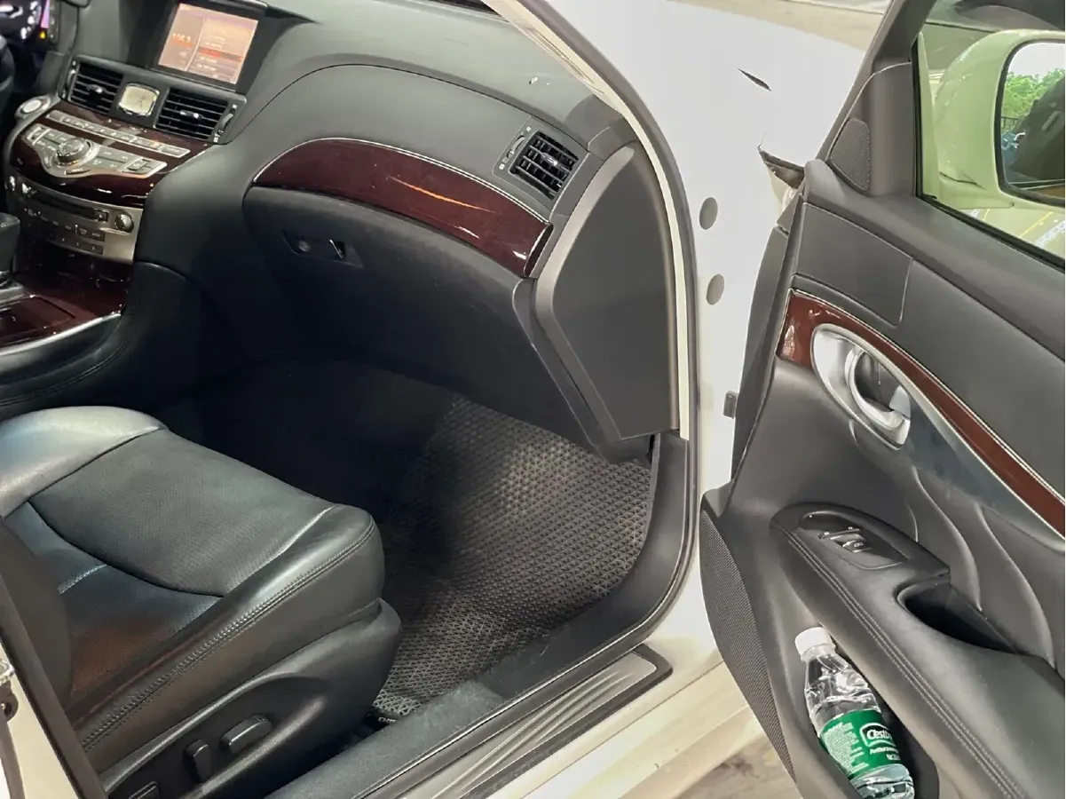 2013 Infiniti Q70 2.5L 235HP V6 7AT,autocango,china used car exporter,china ev exporter,chinese used car exporter,chinese used ev exporter