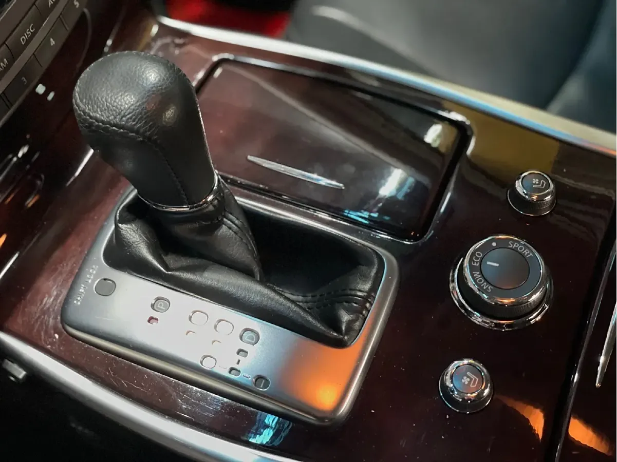 2013 Infiniti Q70 2.5L 235HP V6 7AT,autocango,china used car exporter,china ev exporter,chinese used car exporter,chinese used ev exporter