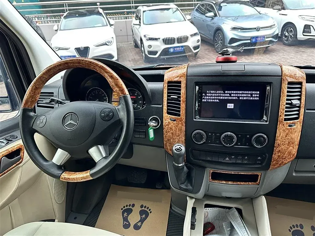 2017 Lorinser Sprinter LS500 3.5L 258HP V6 5AT,autocango,china used car exporter,china ev exporter,chinese used car exporter,chinese used ev exporter