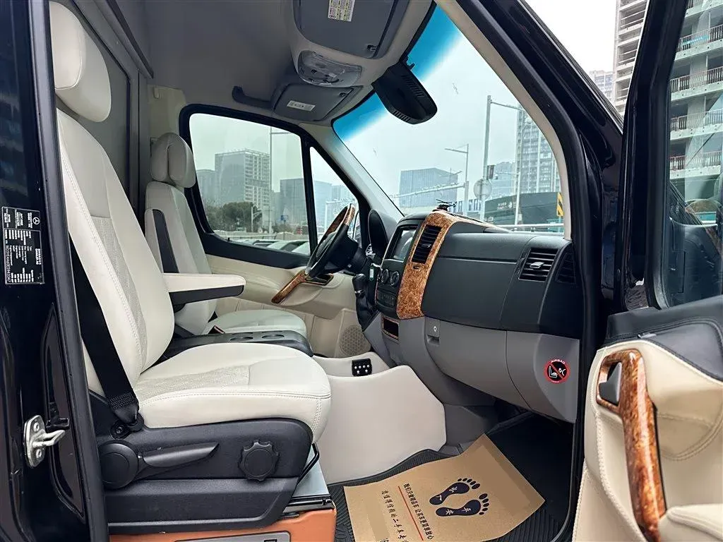 2017 Lorinser Sprinter LS500 3.5L 258HP V6 5AT,autocango,china used car exporter,china ev exporter,chinese used car exporter,chinese used ev exporter