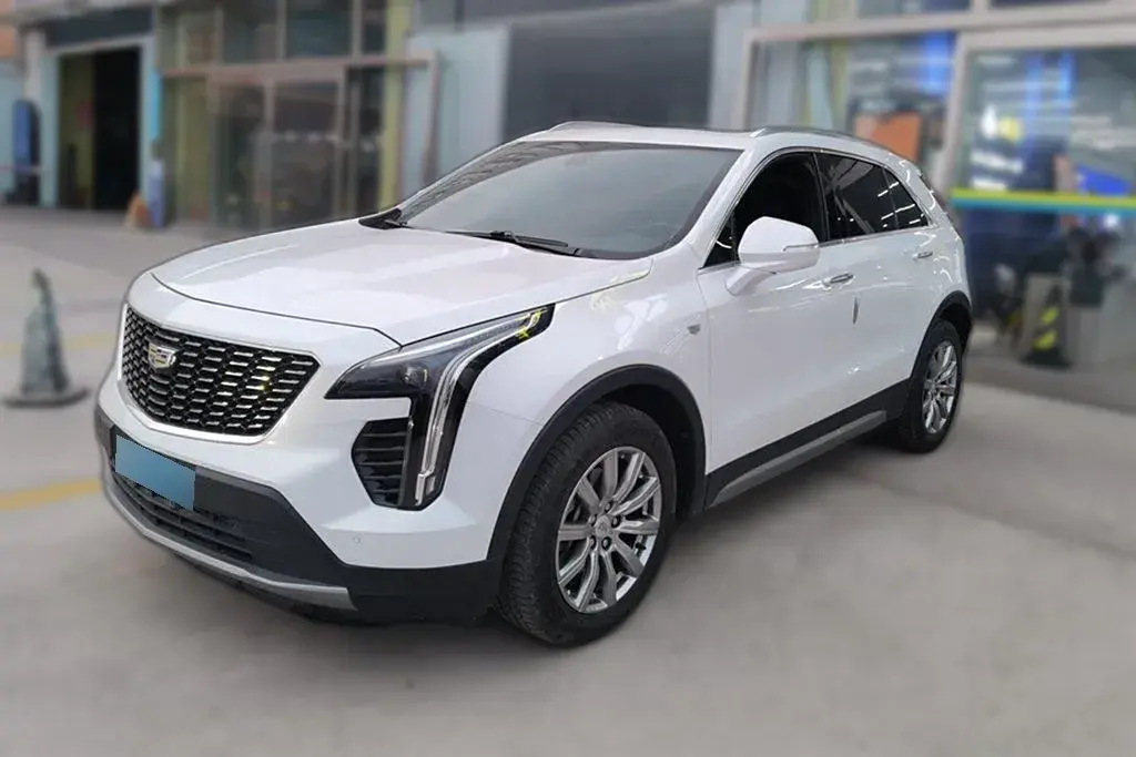 2018 Cadillac XT4 2.0T 241HP L4 9AT