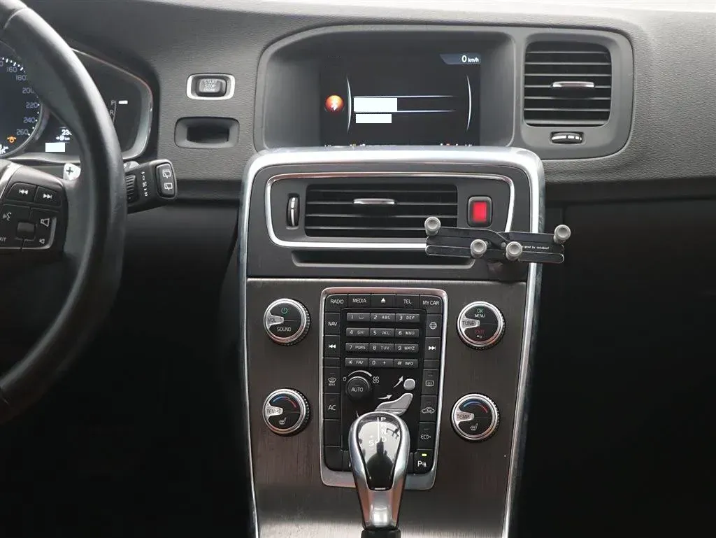 2015 Volvo V60 2.0T 245HP L4 8AT,autocango,china used car exporter,china ev exporter,chinese used car exporter,chinese used ev exporter