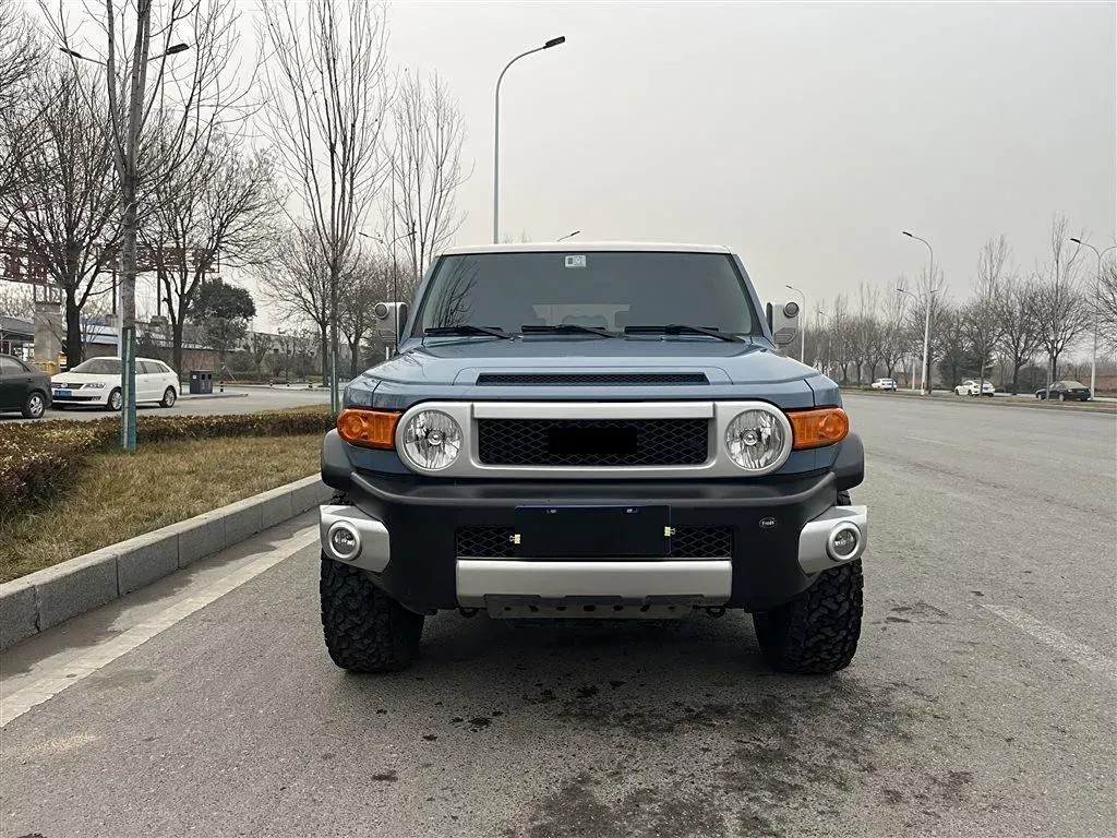 2013 Toyota FJ Cruiser 4.0L 272HP V6 5AT,autocango,china used car exporter,china ev exporter,chinese used car exporter,chinese used ev exporter