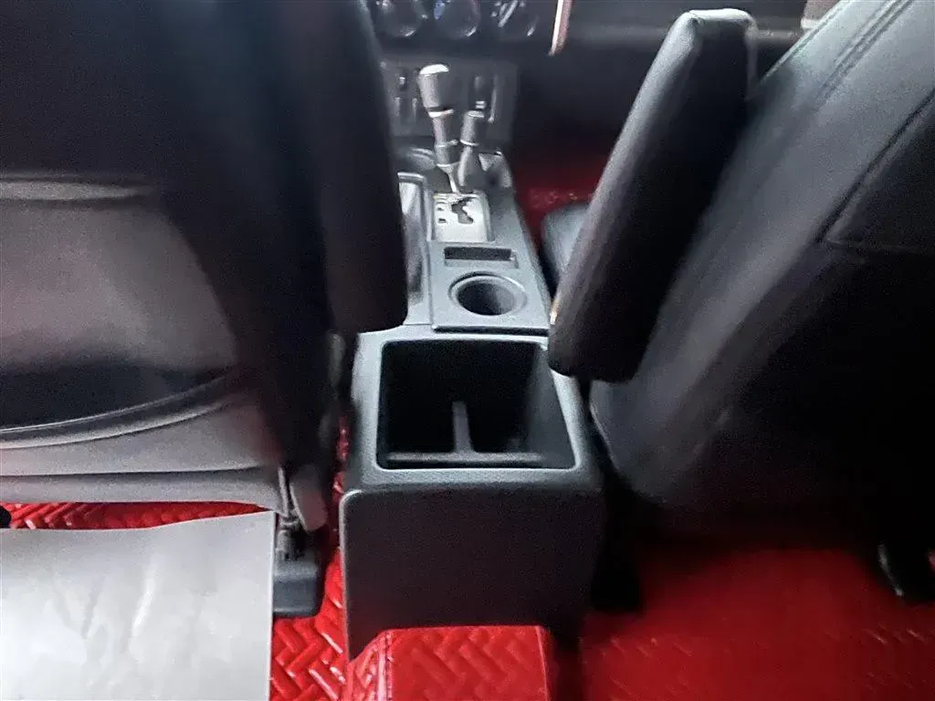 2013 Toyota FJ Cruiser 4.0L 272HP V6 5AT,autocango,china used car exporter,china ev exporter,chinese used car exporter,chinese used ev exporter