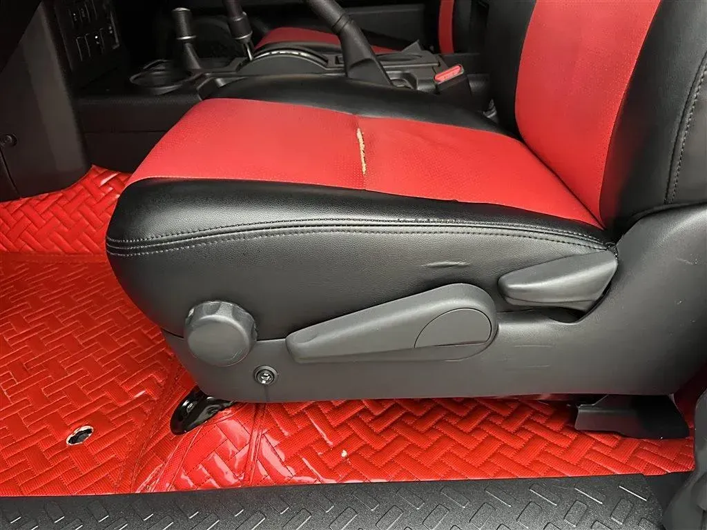 2013 Toyota FJ Cruiser 4.0L 272HP V6 5AT,autocango,china used car exporter,china ev exporter,chinese used car exporter,chinese used ev exporter