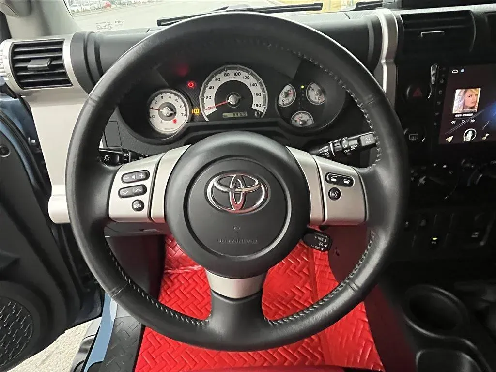 2013 Toyota FJ Cruiser 4.0L 272HP V6 5AT,autocango,china used car exporter,china ev exporter,chinese used car exporter,chinese used ev exporter