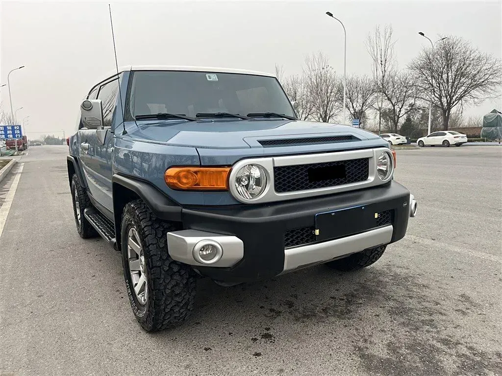 2013 Toyota FJ Cruiser 4.0L 272HP V6 5AT,autocango,china used car exporter,china ev exporter,chinese used car exporter,chinese used ev exporter