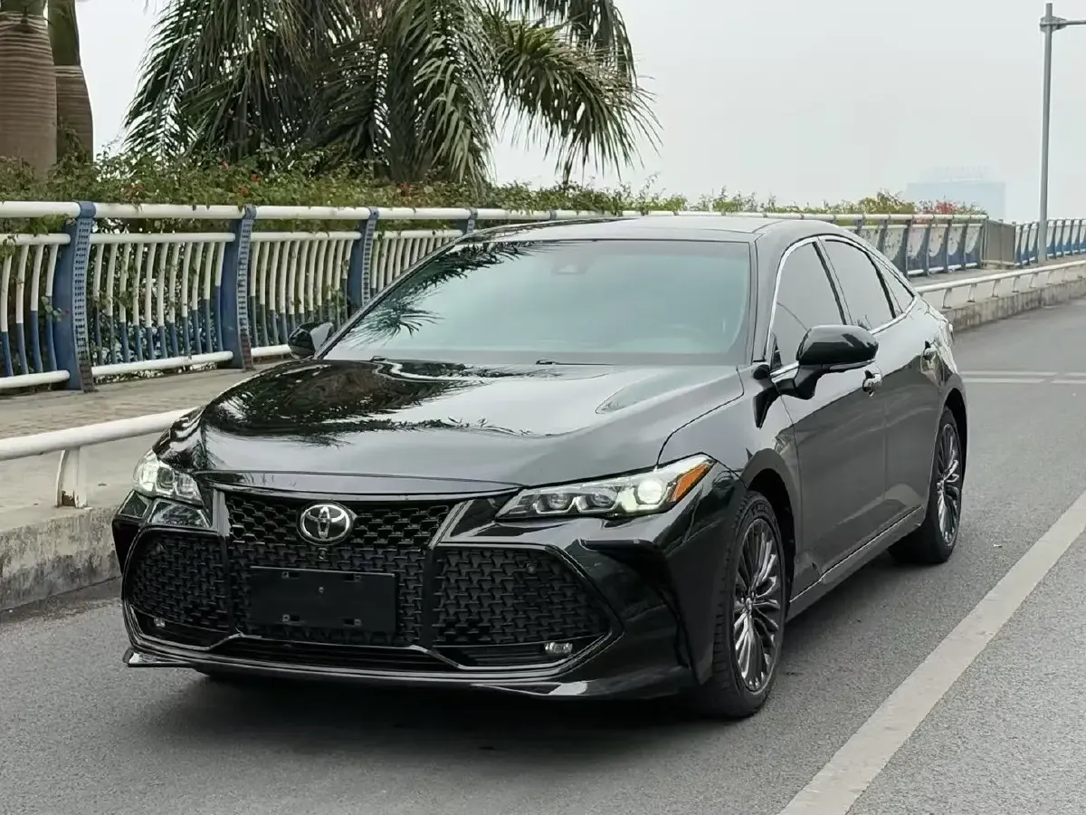 2019 Toyota Avalon 2.5L 209HP L4 8AT