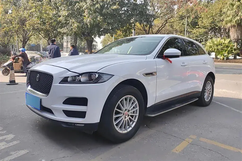 2019 Jaguar F-PACE 2.0T 250HP L4 8AT