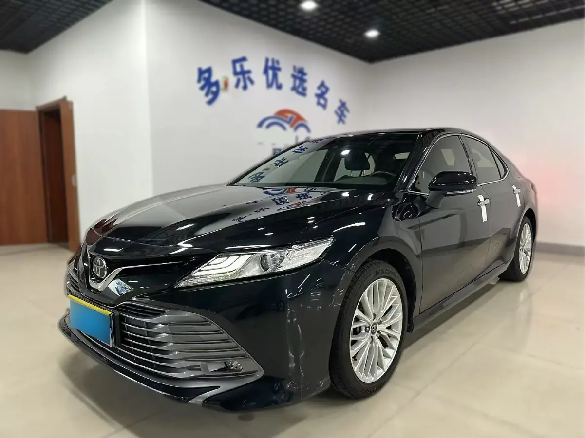 2019 Toyota Camry 2.5L 209HP L4 8AT