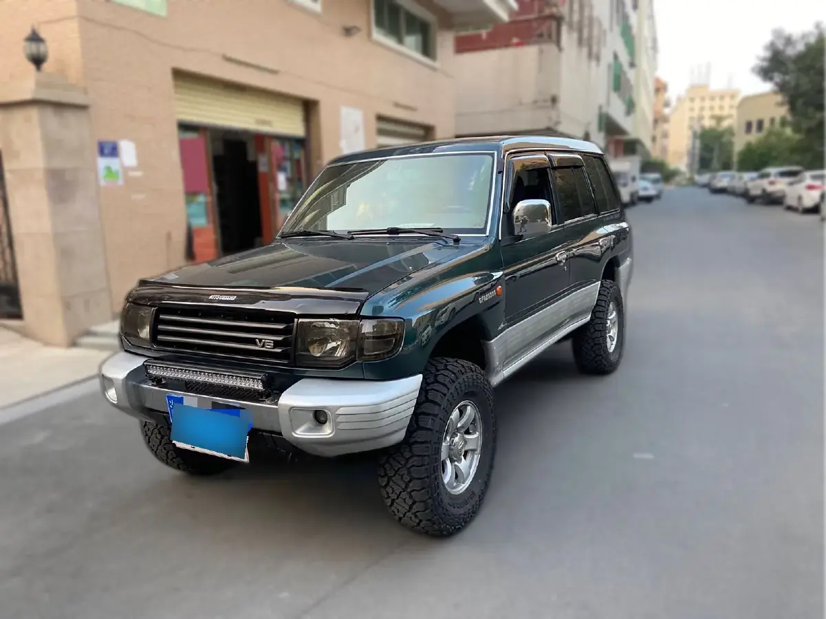 2009 Leopaard Black King Kong 2.4L 125HP L4 5MT