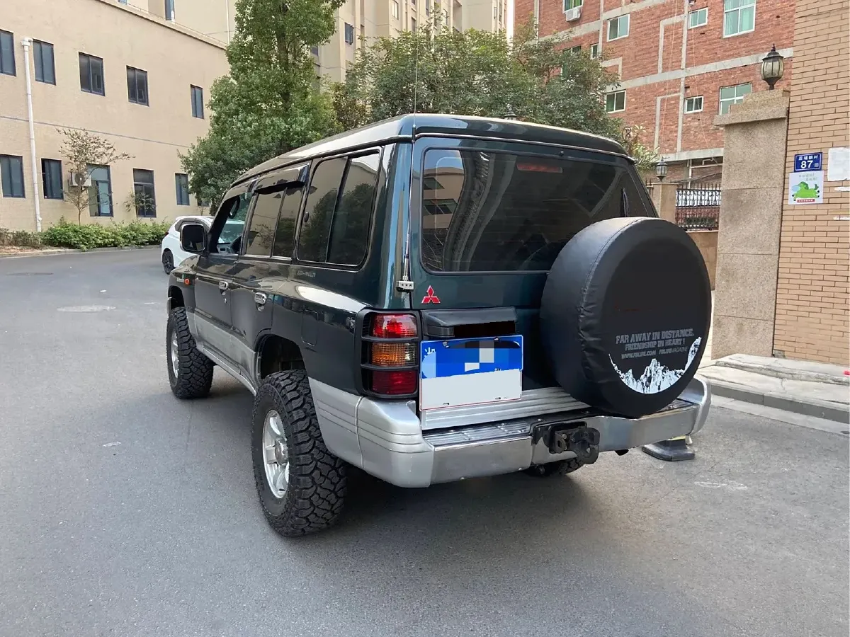 2009 Leopaard Black King Kong 2.4L 125HP L4 5MT,autocango,china used car exporter,china ev exporter,chinese used car exporter,chinese used ev exporter