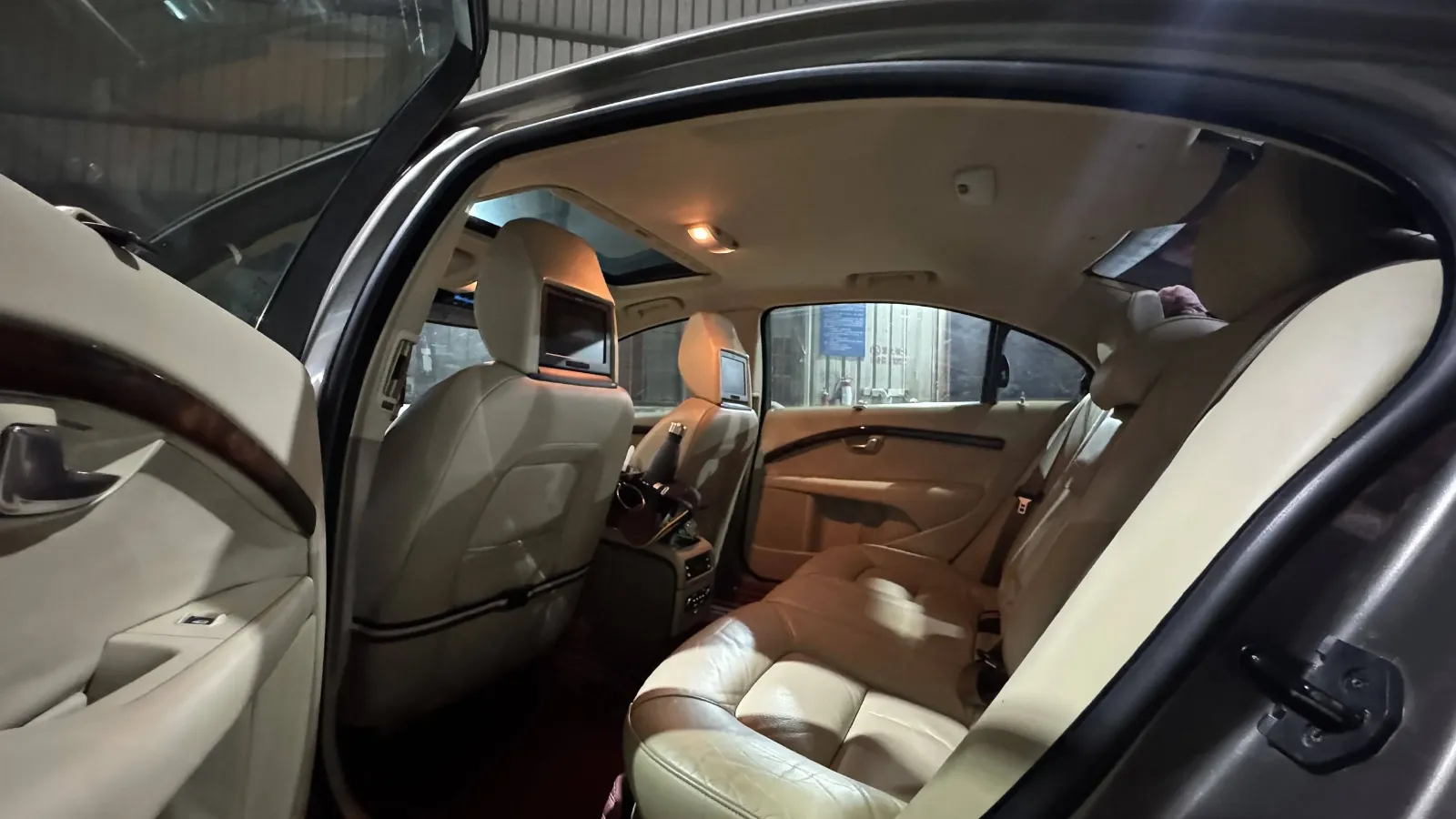 2009 Volvo S80L 2.5T 200HP L5 6AT,autocango,china used car exporter,china ev exporter,chinese used car exporter,chinese used ev exporter