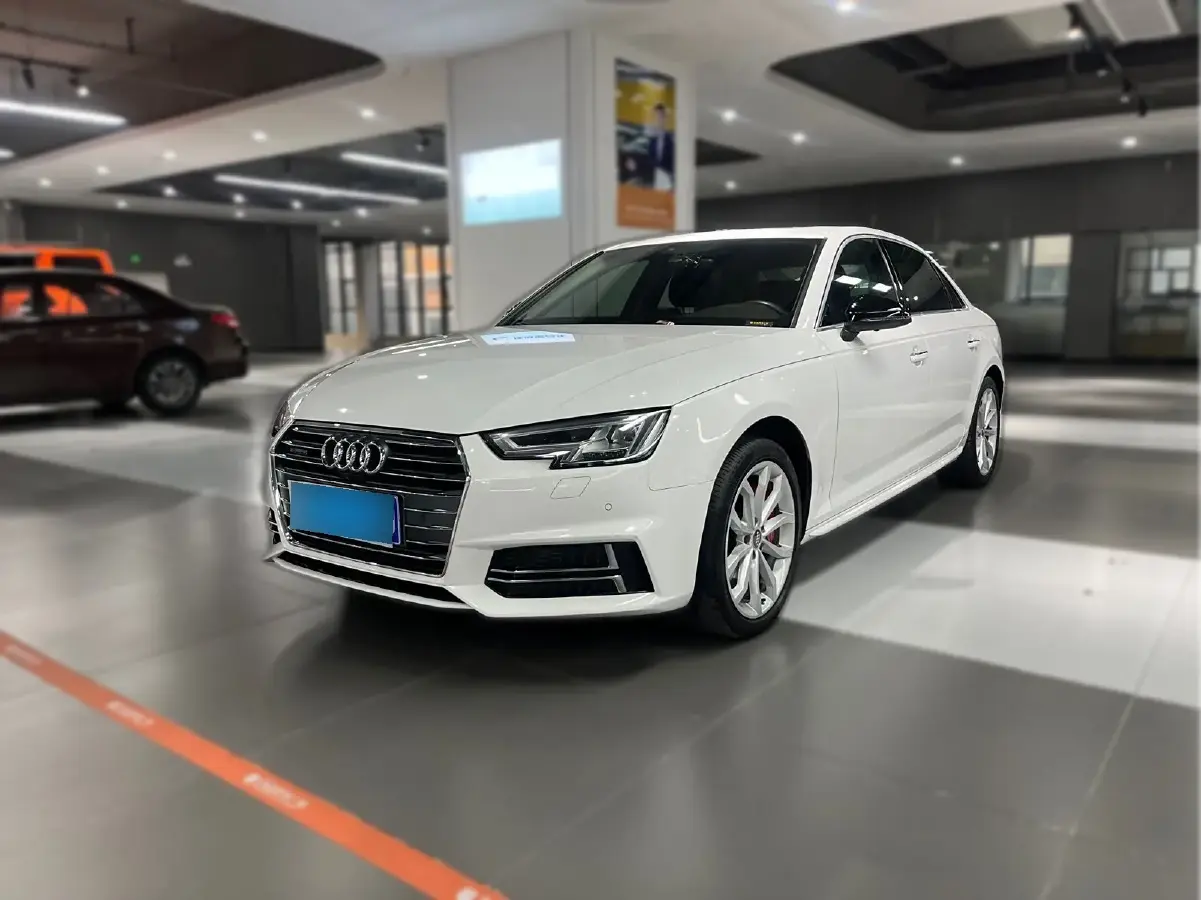 2018 Audi A4L 2.0T 252HP L4 7DCT