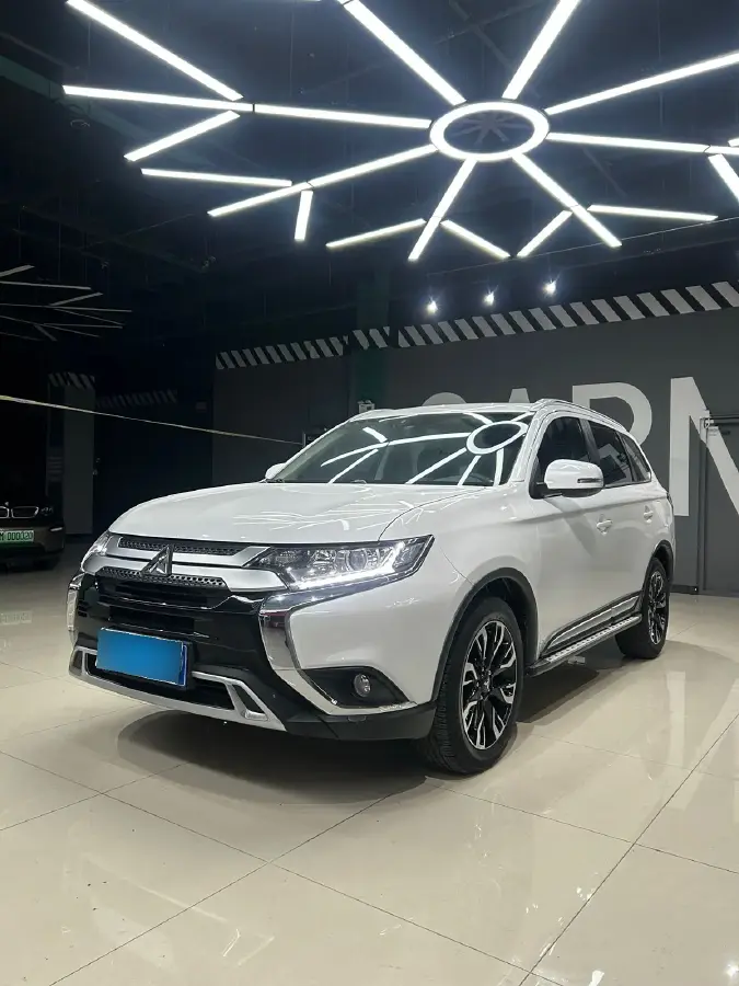 2019 Mitsubishi Outlander 2.0L 166HP L4 CVT