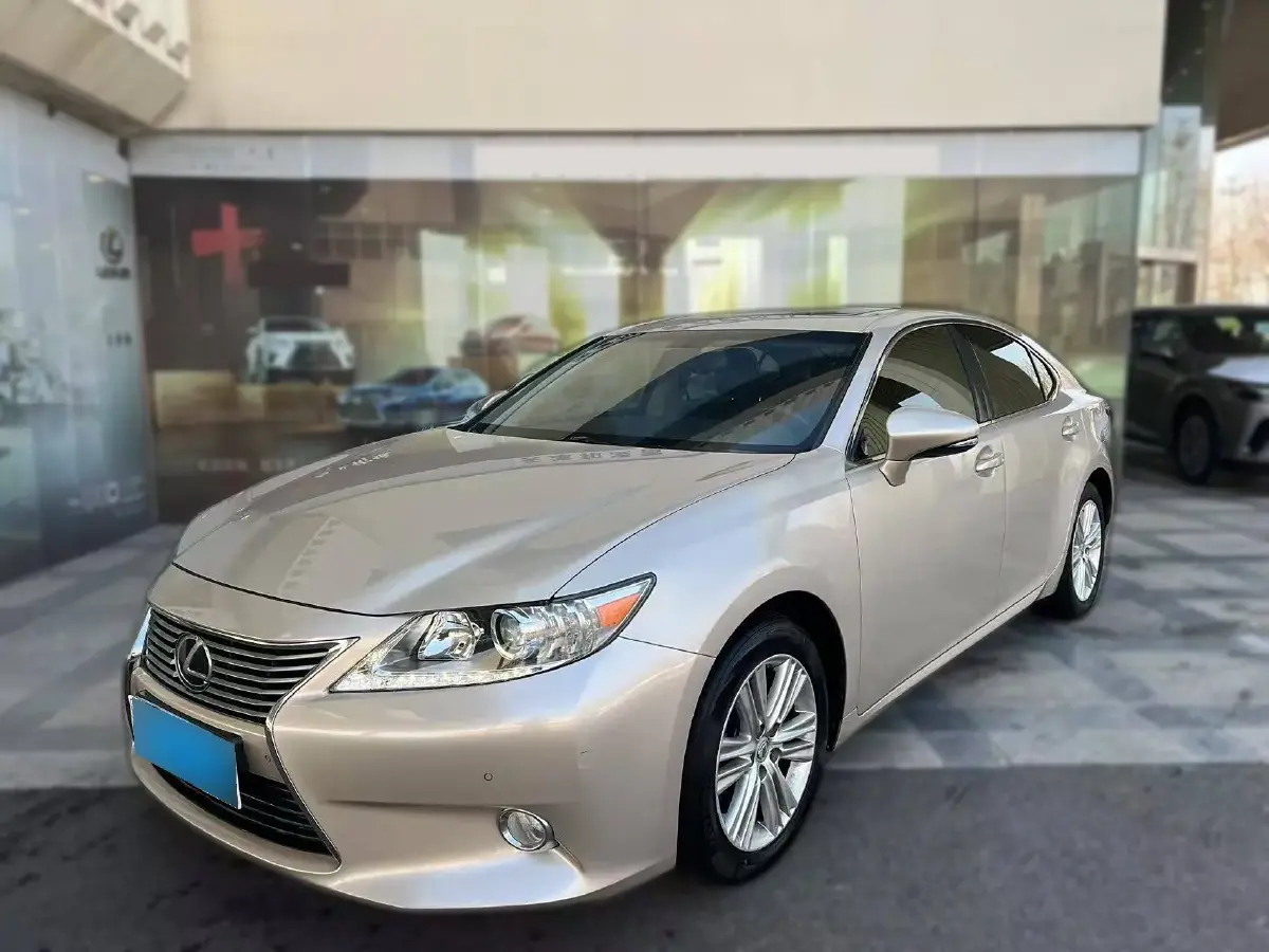 2014 Lexus ES 2.5L 184HP L4 6AT