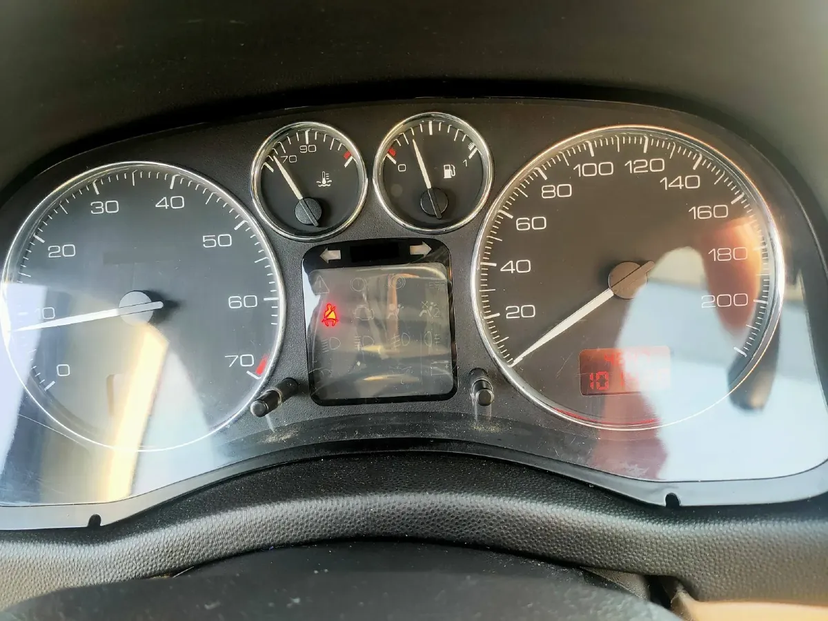 2010 Peugeot 307 1.6L 106HP L4 4AT,autocango,china used car exporter,china ev exporter,chinese used car exporter,chinese used ev exporter