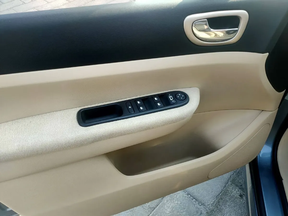 2010 Peugeot 307 1.6L 106HP L4 4AT,autocango,china used car exporter,china ev exporter,chinese used car exporter,chinese used ev exporter