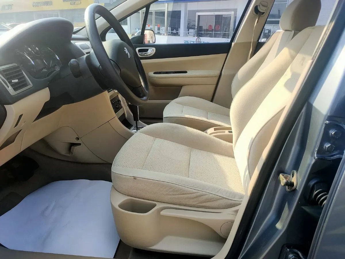 2010 Peugeot 307 1.6L 106HP L4 4AT,autocango,china used car exporter,china ev exporter,chinese used car exporter,chinese used ev exporter