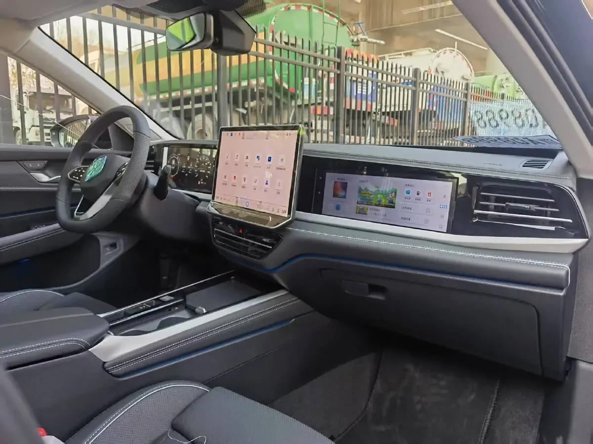 2025 Volkswagen Passat 2.0T 220HP L4 7DCT,autocango,china used car exporter,china ev exporter,chinese used car exporter,chinese used ev exporter