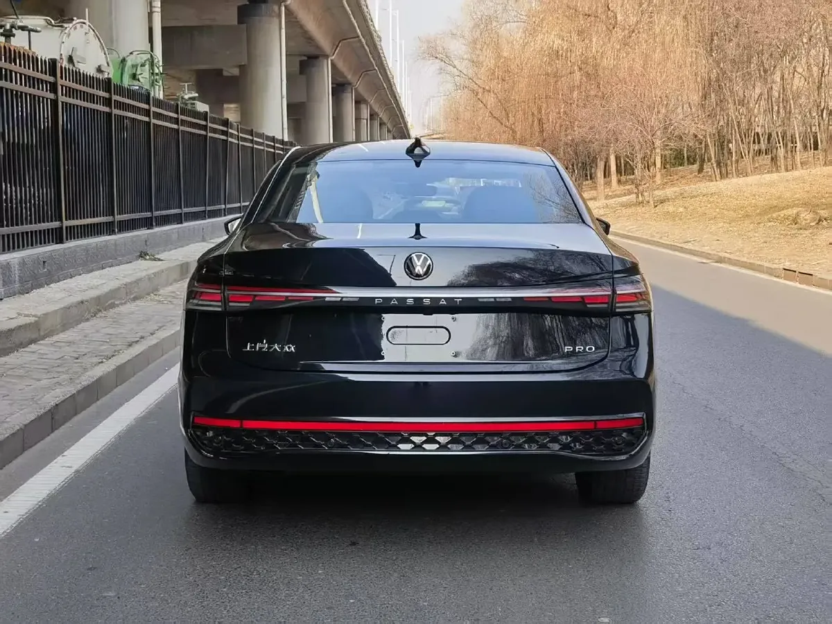 2025 Volkswagen Passat 2.0T 220HP L4 7DCT,autocango,china used car exporter,china ev exporter,chinese used car exporter,chinese used ev exporter