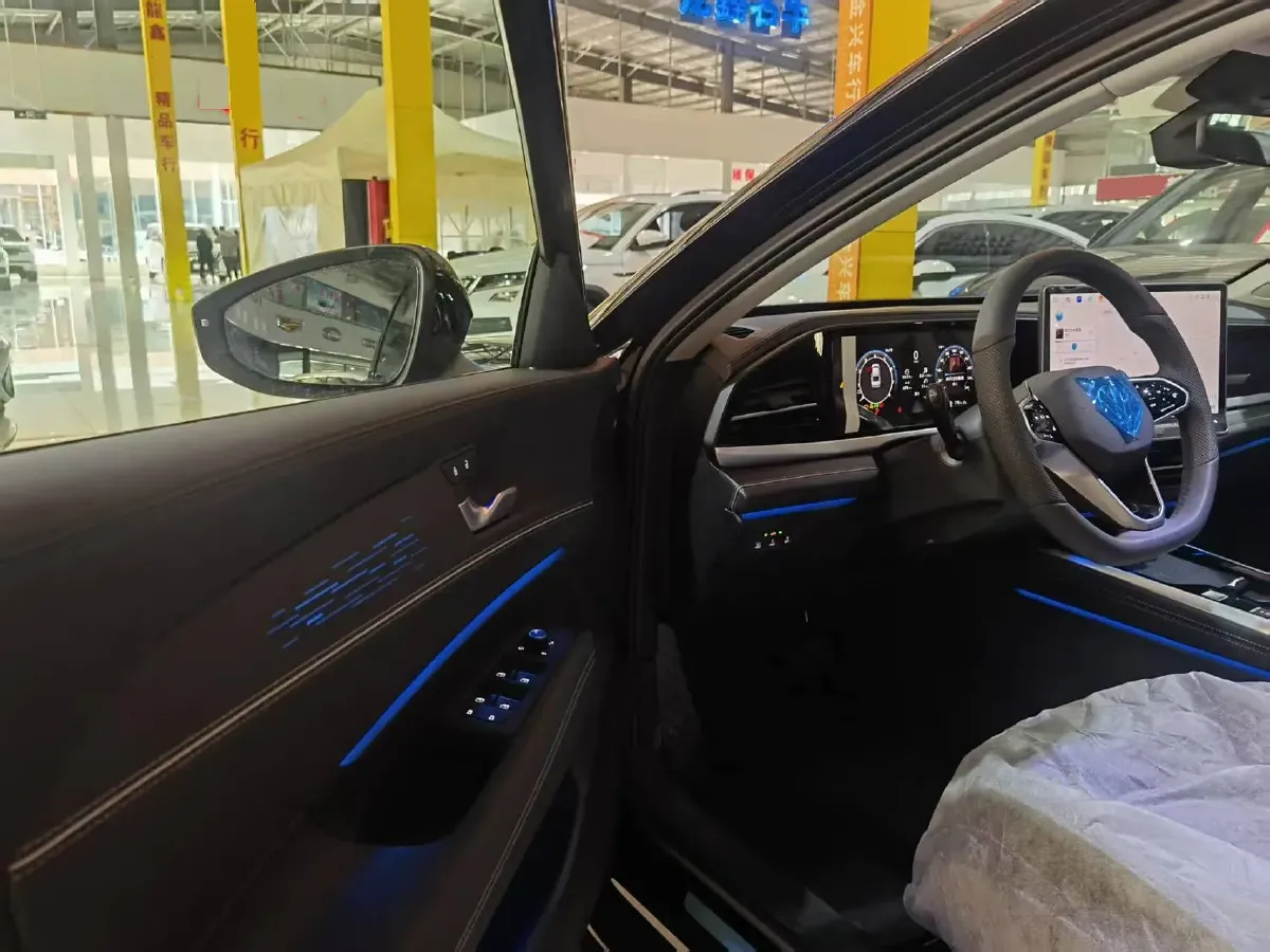 2025 Volkswagen Passat 2.0T 220HP L4 7DCT,autocango,china used car exporter,china ev exporter,chinese used car exporter,chinese used ev exporter