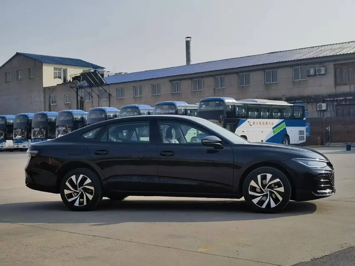 2025 Volkswagen Passat 2.0T 220HP L4 7DCT,autocango,china used car exporter,china ev exporter,chinese used car exporter,chinese used ev exporter