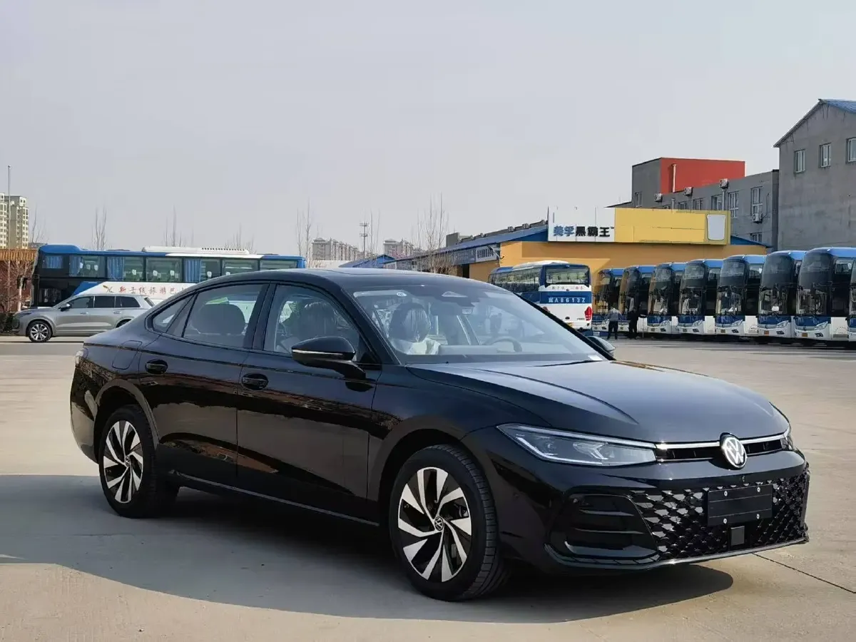 2025 Volkswagen Passat 2.0T 220HP L4 7DCT,autocango,china used car exporter,china ev exporter,chinese used car exporter,chinese used ev exporter
