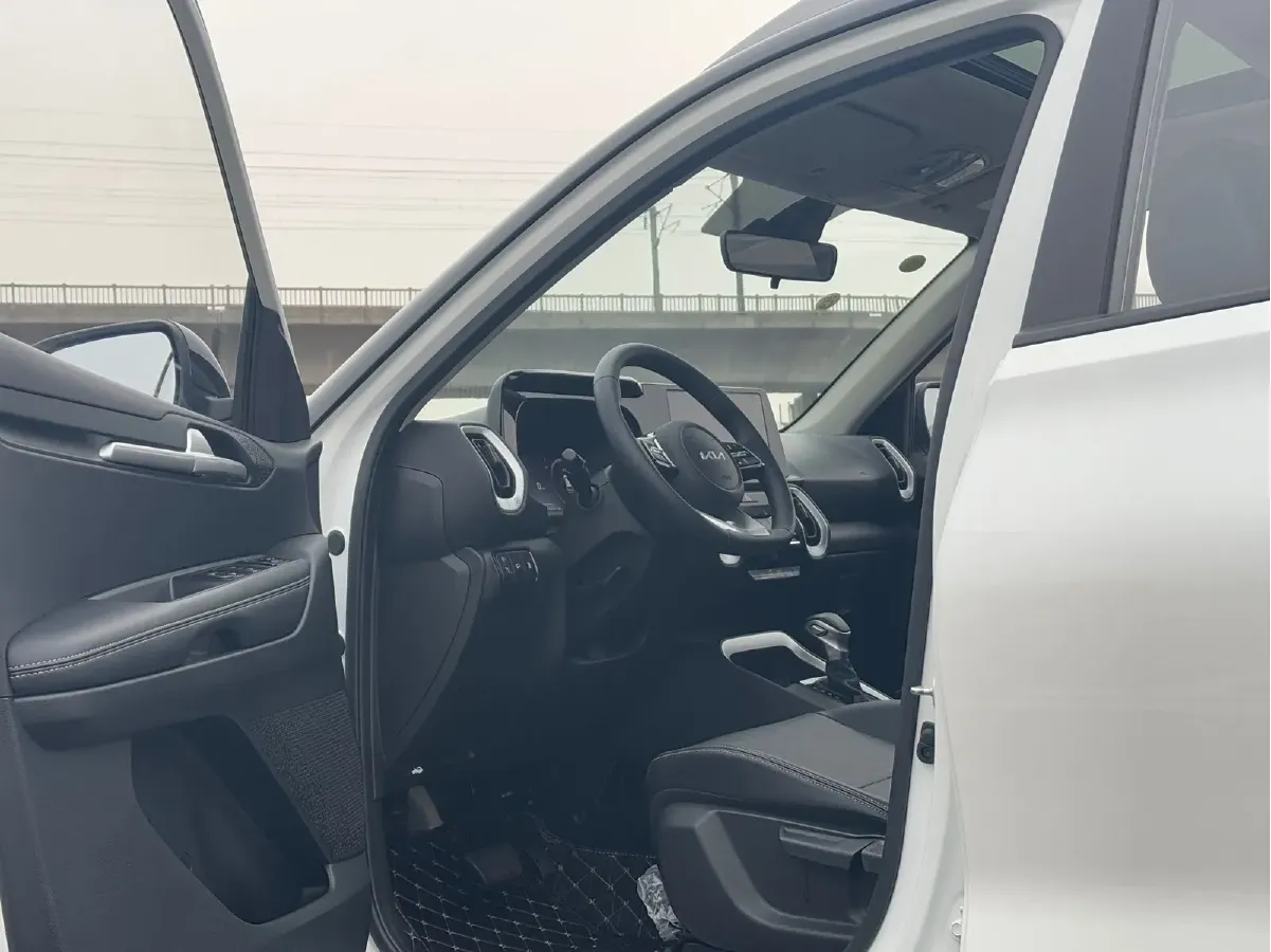 2024 Kia Sonet 1.5L 115HP L4 CVT,autocango,china used car exporter,china ev exporter,chinese used car exporter,chinese used ev exporter