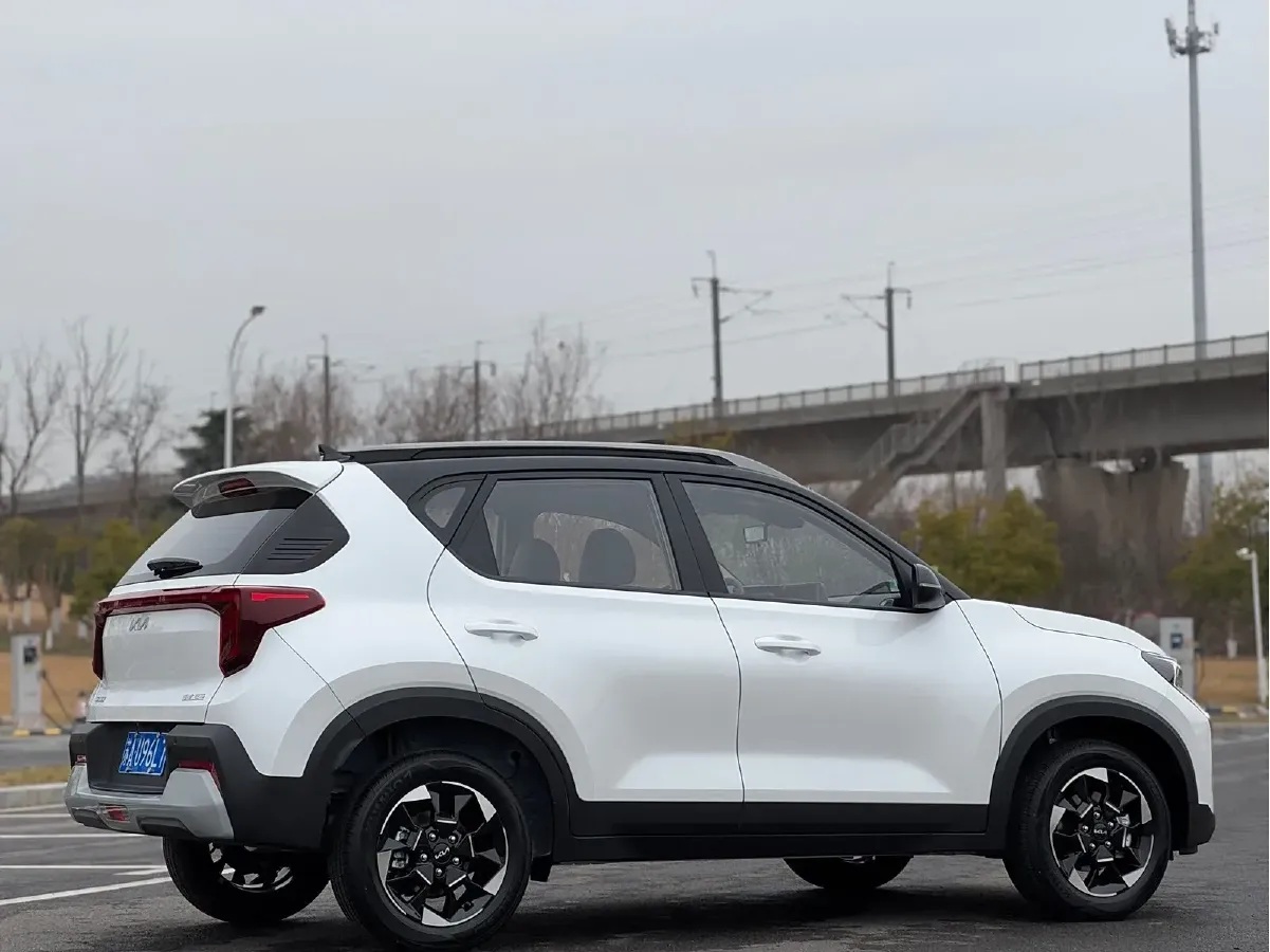 2024 Kia Sonet 1.5L 115HP L4 CVT,autocango,china used car exporter,china ev exporter,chinese used car exporter,chinese used ev exporter