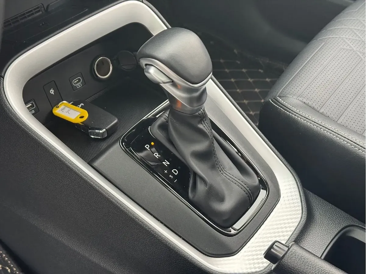 2024 Kia Sonet 1.5L 115HP L4 CVT,autocango,china used car exporter,china ev exporter,chinese used car exporter,chinese used ev exporter