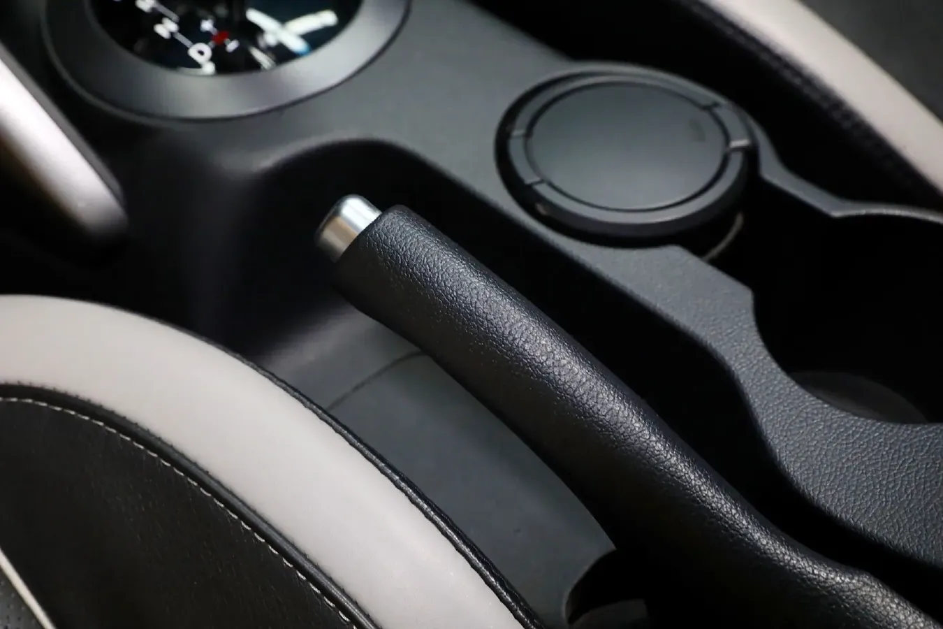 2012 Hyundai Veloster 1.6T 204HP L4 6AT,autocango,china used car exporter,china ev exporter,chinese used car exporter,chinese used ev exporter