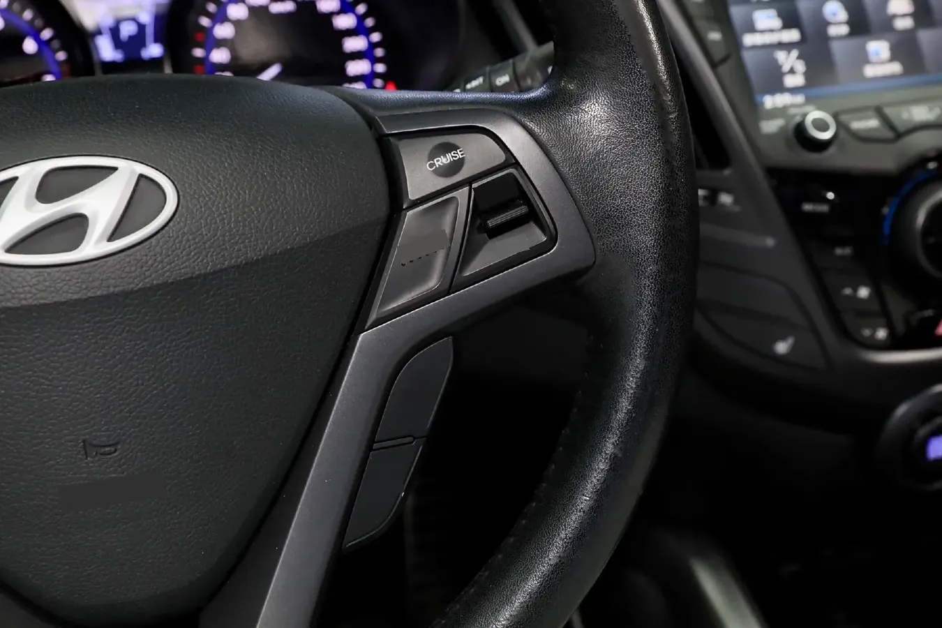 2012 Hyundai Veloster 1.6T 204HP L4 6AT,autocango,china used car exporter,china ev exporter,chinese used car exporter,chinese used ev exporter