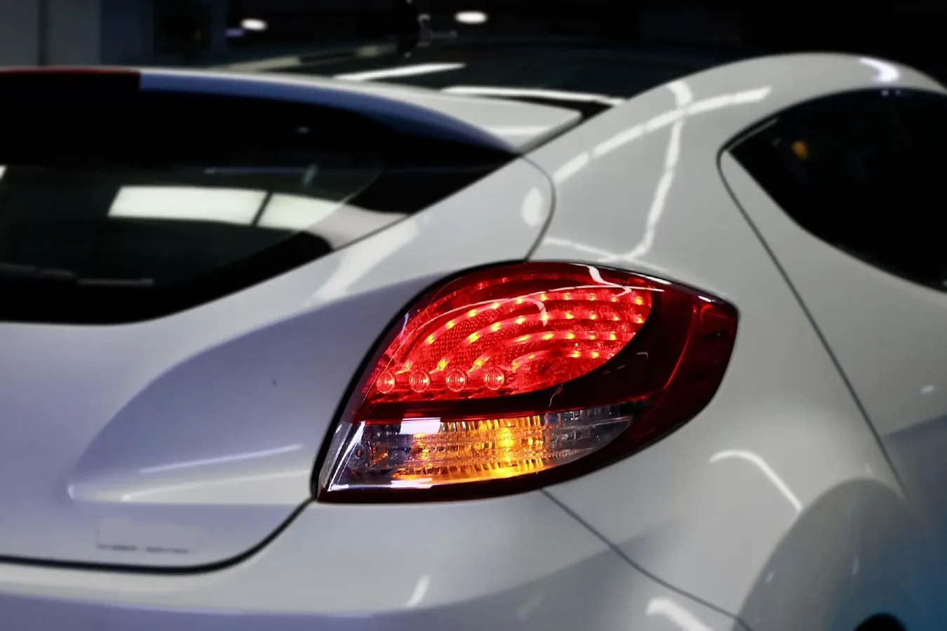 2012 Hyundai Veloster 1.6T 204HP L4 6AT,autocango,china used car exporter,china ev exporter,chinese used car exporter,chinese used ev exporter