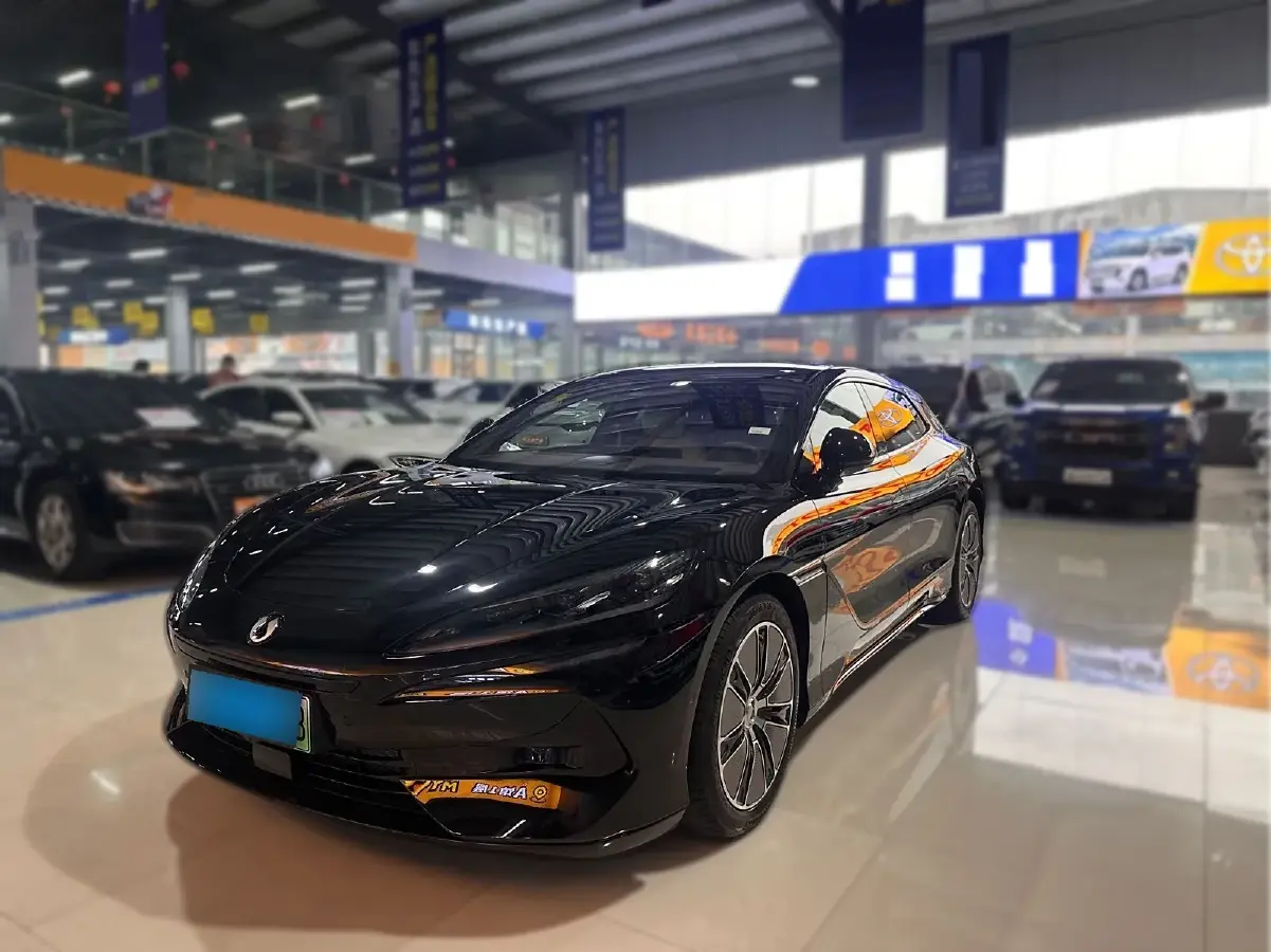 2024 Denza DenzaZ9 2.0T 207HP L4 E-CVT PHEV 38.5KWH