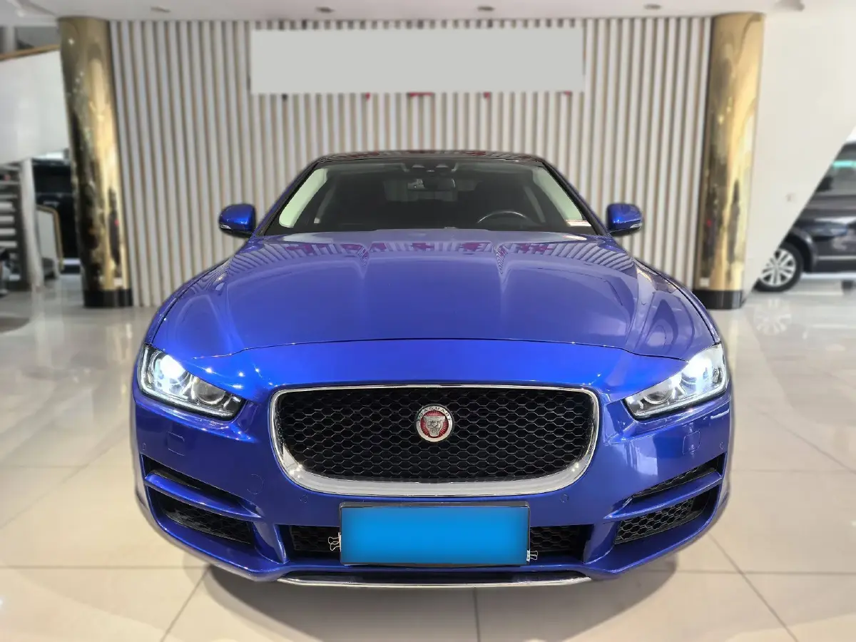 2018 Jaguar XEL 2.0T 200HP L4 8AT