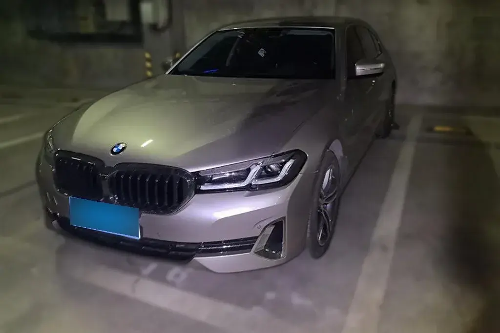 2023 BMW 5 Series 2.0T 245HP L4 8AT