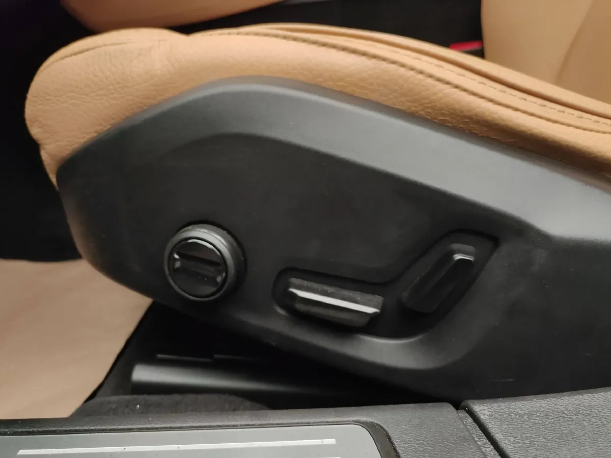 2020 Volvo V90 2.0T 254HP L4 8AT,autocango,china used car exporter,china ev exporter,chinese used car exporter,chinese used ev exporter