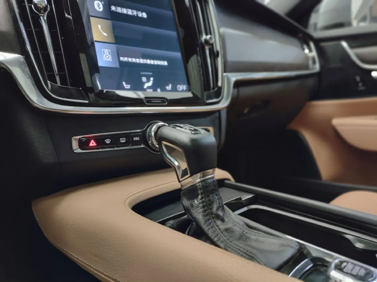 2020 Volvo V90 2.0T 254HP L4 8AT,autocango,china used car exporter,china ev exporter,chinese used car exporter,chinese used ev exporter