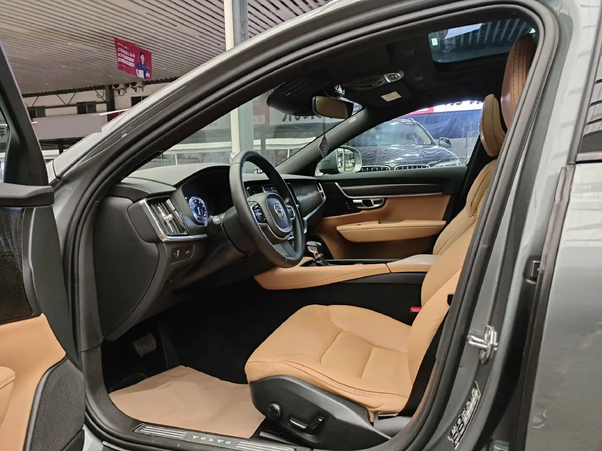 2020 Volvo V90 2.0T 254HP L4 8AT,autocango,china used car exporter,china ev exporter,chinese used car exporter,chinese used ev exporter