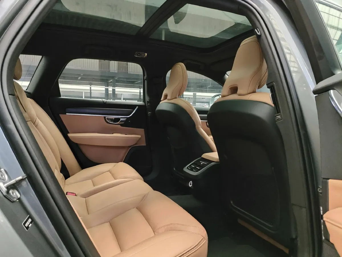2020 Volvo V90 2.0T 254HP L4 8AT,autocango,china used car exporter,china ev exporter,chinese used car exporter,chinese used ev exporter
