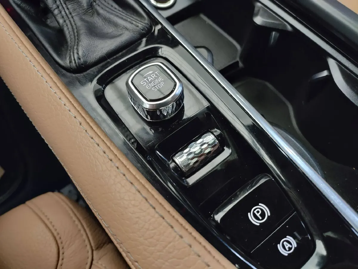 2020 Volvo V90 2.0T 254HP L4 8AT,autocango,china used car exporter,china ev exporter,chinese used car exporter,chinese used ev exporter