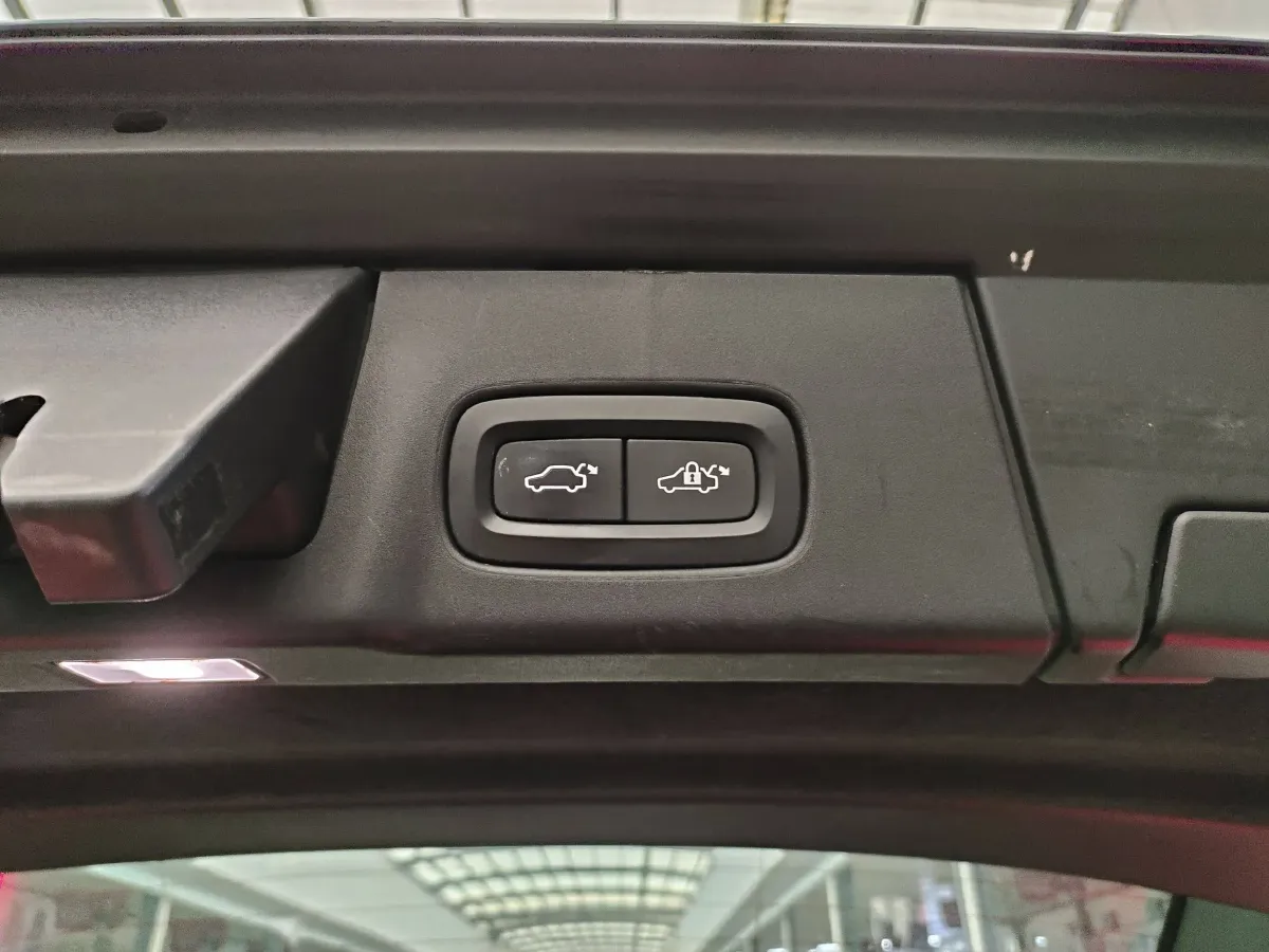 2020 Volvo V90 2.0T 254HP L4 8AT,autocango,china used car exporter,china ev exporter,chinese used car exporter,chinese used ev exporter