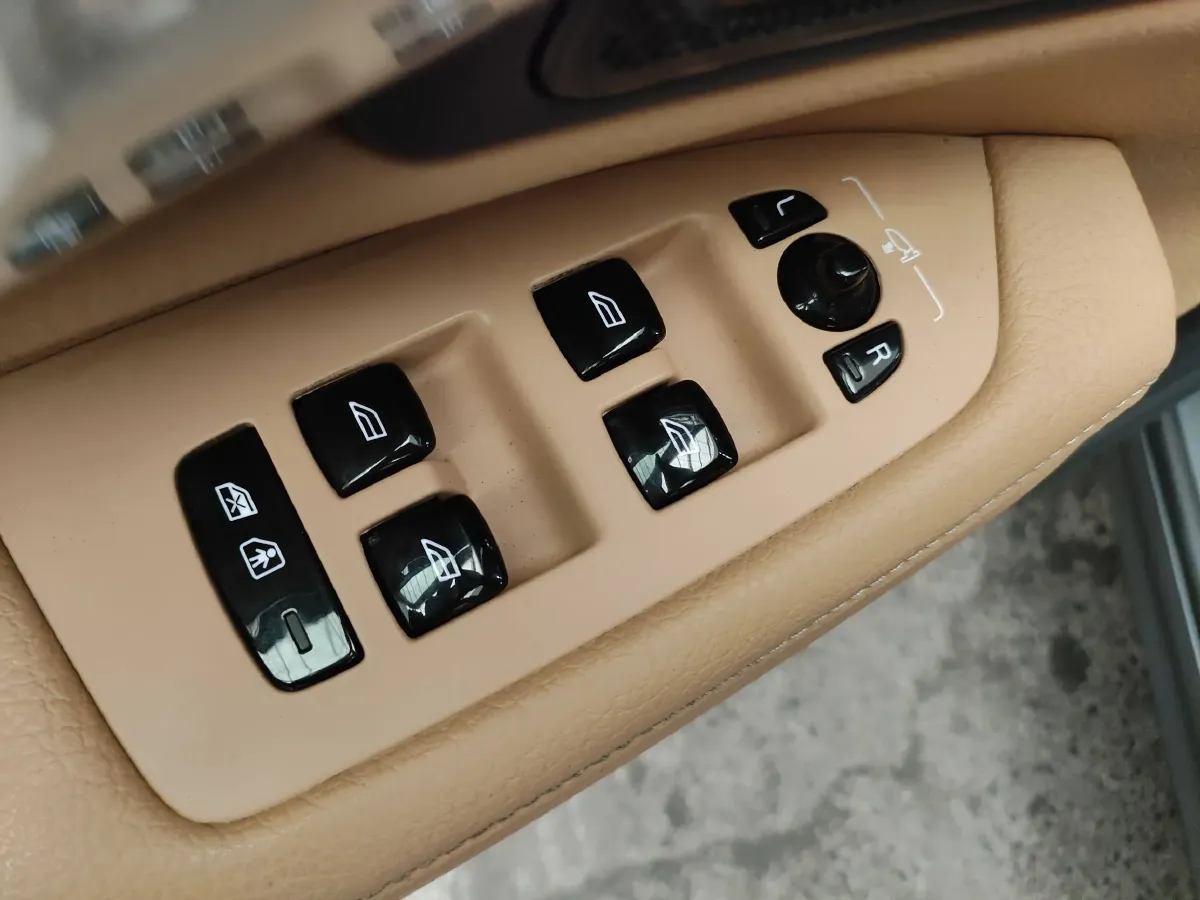 2020 Volvo V90 2.0T 254HP L4 8AT,autocango,china used car exporter,china ev exporter,chinese used car exporter,chinese used ev exporter