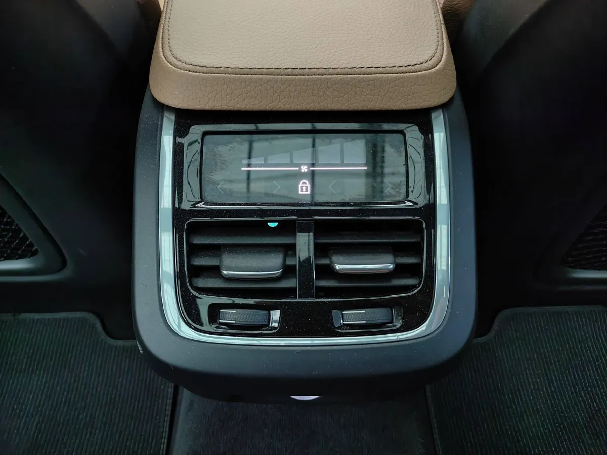 2020 Volvo V90 2.0T 254HP L4 8AT,autocango,china used car exporter,china ev exporter,chinese used car exporter,chinese used ev exporter