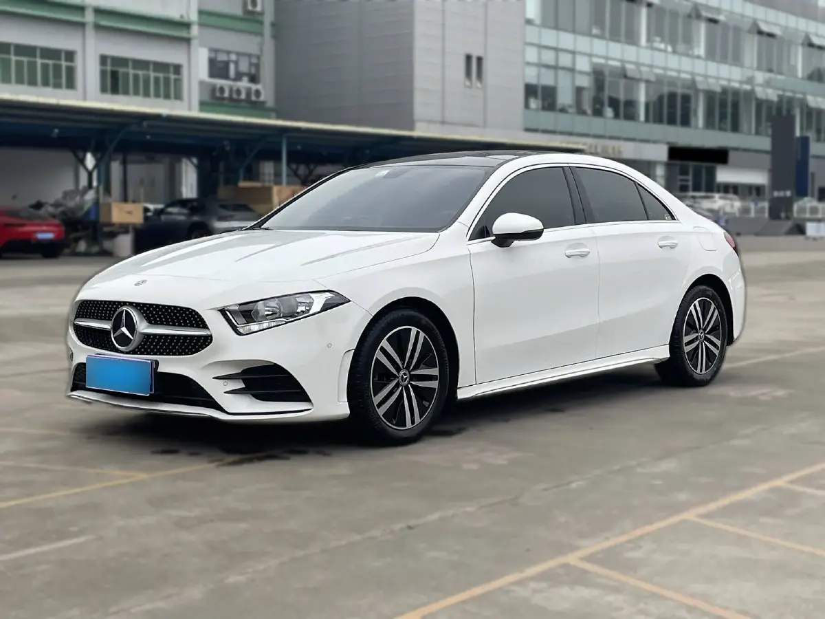2019 Mercedes-Benz A Class 1.3T 136HP L4 7DCT