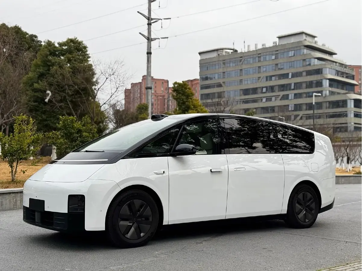 2024 Li MEGA BEV 102.7KWH