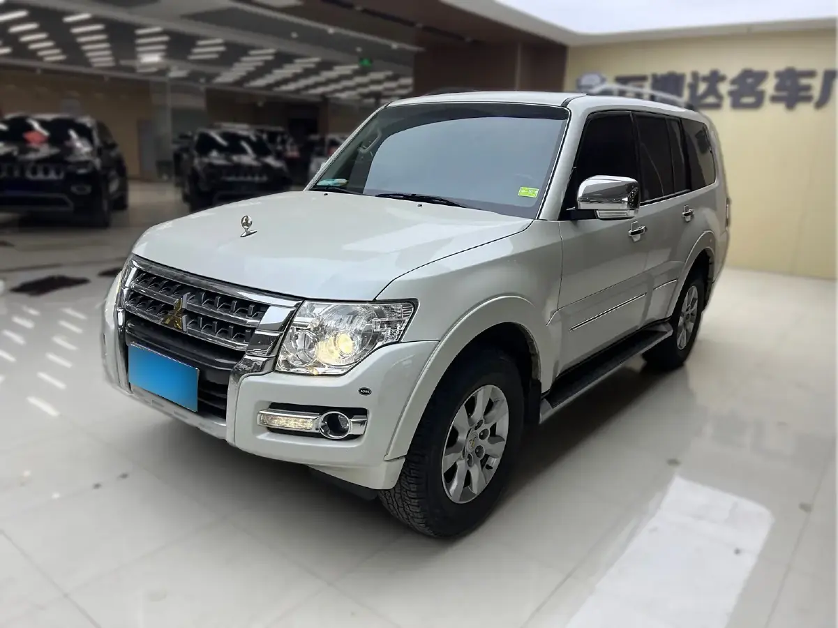 2020 Mitsubishi Pajero 3.0L 174HP V6 5AT