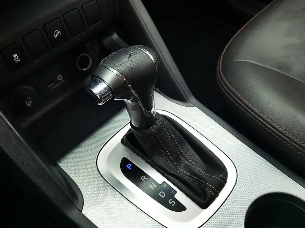 2015 JAC Refine S5 1.5T 174HP L4 6DCT,autocango,china used car exporter,china ev exporter,chinese used car exporter,chinese used ev exporter