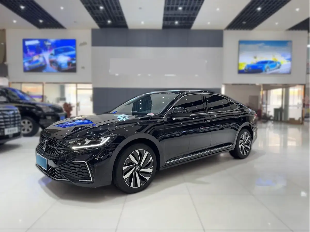 2022 Volkswagen Passat 2.0T 186HP L4 7DCT